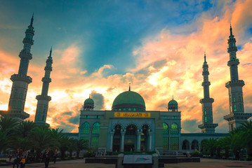 Fototapeta na wymiar Islamic concept: beautiful big mosque