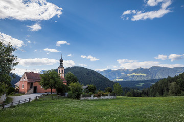 Fototapeta na wymiar Kleine Kapelle in Südtirol - Italien