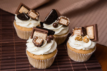  beautiful chocolate cake with cookies