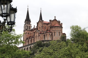 Fototapeta na wymiar Basílica de Covadonga - Asrturias