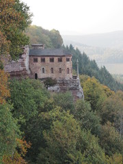 Fototapeta na wymiar Klause bei Kastel-Staadt mit Felskapelle und Grabkapelle - auf einem Plateau gegenüber von Serrig mit Blick über das Saartal 