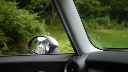 サイドミラー運転者視点