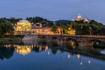 Fototapeta premium Torino, Gran Madre con Monte dei Cappuccini sullo sfondo