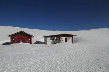 冬の九重山　池の小屋