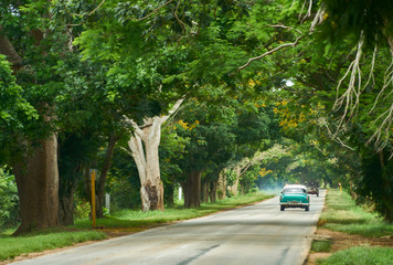 Carretera en el interior de Cuba