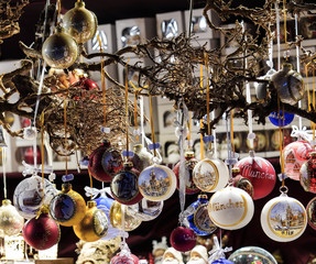 Fototapeta na wymiar Weihnachtsmarkt in München - Christkindlmarkt