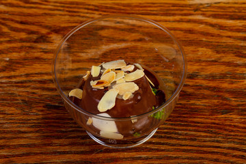 Chocolate mousse with nuts