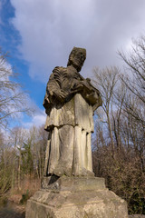 Statue des Hl. Nepomuk auf einer Br&uuml;cke