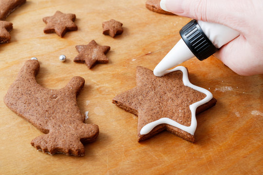 How to make gingerbread cookies, step by step, tutorial.