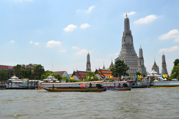 Naklejka premium bangkok tajlandia świątynia budda