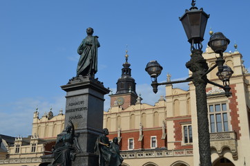 Fototapeta na wymiar Pomnik Adama Mickiewicza w Krakowie