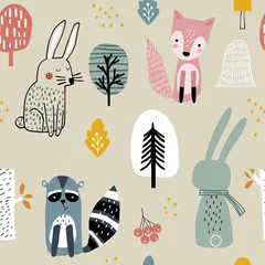 Foto op Plexiglas Vos Semless bospatroon met wasbeer, vos, konijn en handgetekende elementen. Kinderachtige textuur in Scandinavische stijl voor stof, textiel, kleding, kinderkamerdecoratie. vector illustratie