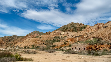 Fototapeta na wymiar stillgelegte Goldmine, Minas de Abellan, Cabo de Gata, Andalusien, Spanien, Drehort vieler Filme und Western