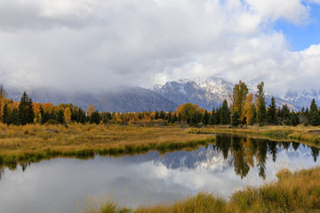 Fototapeta na wymiar Scenic Autumn Reflection Landscape