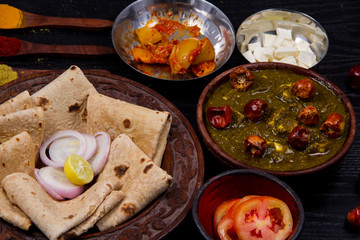 indian traditional palak paneer 