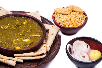 indian traditional palak paneer 