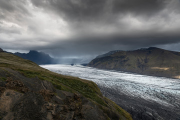 Stunning Vatnajokull glacier and mountains in Iceland