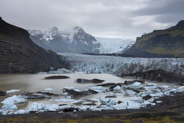 Stunning Vatnajokull glacier and mountains in Iceland