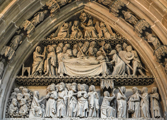 Puerta Preciosa de la catedral de Pamplona, Navarra, España