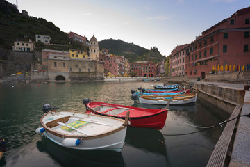 Fototapeta premium View of the beautiful seaside of Vernazza village in summer in the Cinque Terre area, Italy.