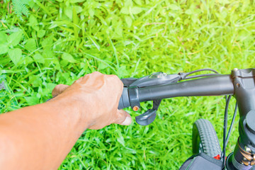 hand cyclist hold handle bike