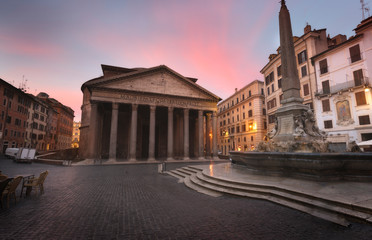 Fototapeta na wymiar view of Pantheon in the morning. Rome. Italy.