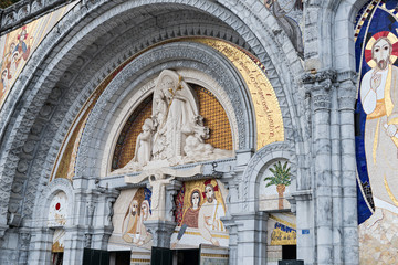 Fototapeta na wymiar Sanctuary of Lourdes in France