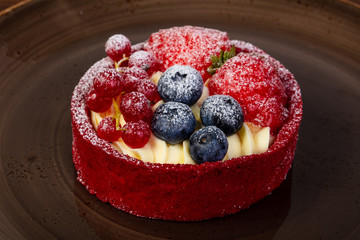 Cake with berries