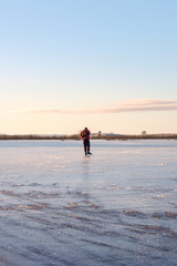 Long distance ice skating on natural ice