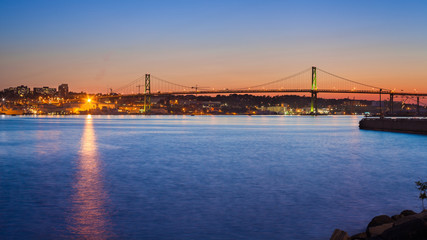 Fototapeta premium The Angus L. Macdonald Bridge, Halifax, Nuova Scotia, Canada.
