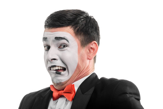 Mime actor shows squeamishness