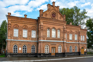 Fototapeta na wymiar Biysk, the building of the former real school