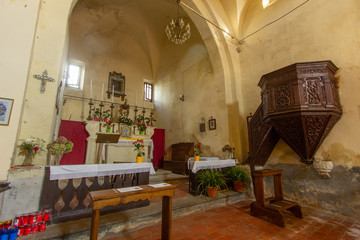 Interno della chiesa di San Niccolo a Bagnone, Massa Carrara, in Lunigiana