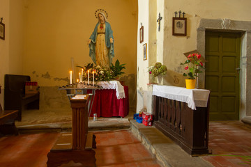 Interno della chiesa di San Niccolo a Bagnone, Massa Carrara, in Lunigiana