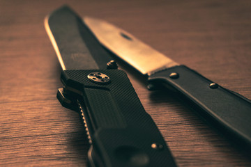 Messer auf Holzuntergrund