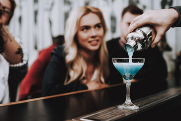 Clubbing. Guys. Girls. Order. Cocktails. Sit.