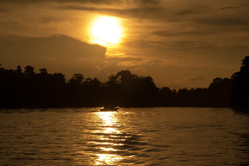 tramonto nel borneo