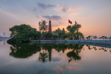 Obraz premium Tran Quoc pagoda, the oldest temple in Hanoi, Vietnam
