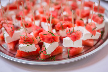 Spieße mit Wassermelone & Feta-Käse / Catering