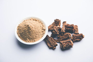 Hemidesmus indicus also known as Ananthamoola or Naruneendi or Nannari in dried steam and powder form. It's a useful Ayurvedic medicine from India