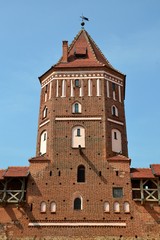 Fototapeta na wymiar Пятая башня Мирского замка в Беларуси