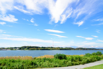 夏の佐鳴湖の風景（静岡県浜松市）