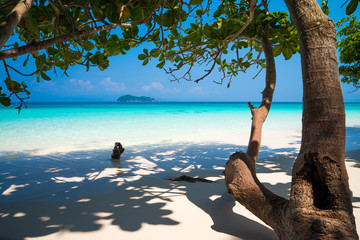 Beautiful tropical island white sand beach blue sky sunny day - Summer breeze holiday
