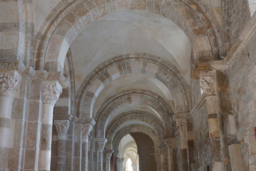 Fototapeta premium Vezelay, France-October 16, 2018: Interior of Basilica Sainte-Marie-Madeleine in Vezelay