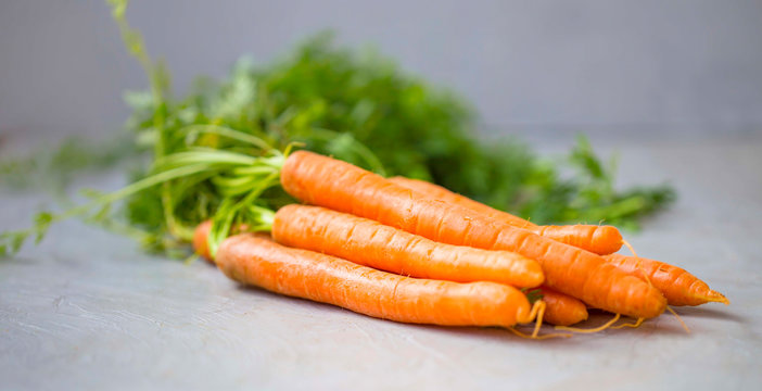 Fresh carrots heap