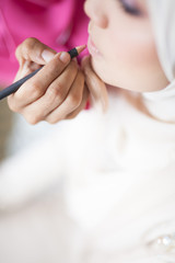 Makeup tools. This is one of those moments using makeup tools. Usually it is widely used in the field of artists or weddings.