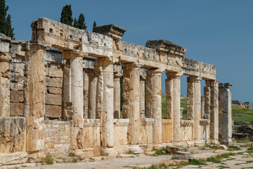 Obraz premium Ruins of the ancient town Hierapolis, now Pamukkale, Turkey