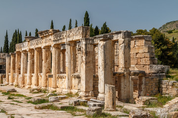 Obraz premium Ruins of the ancient town Hierapolis, now Pamukkale, Turkey