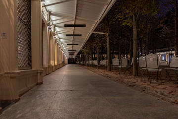 Einkaufspassage beim Kurhaus in Baden-Baden bei Nacht