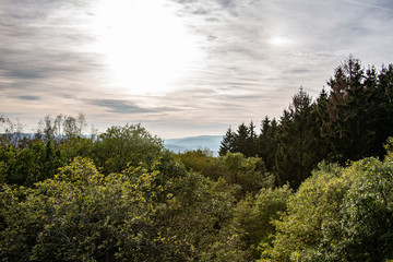 Fototapeta na wymiar Landschaft mit Wolkenformationen. Im Siegerland